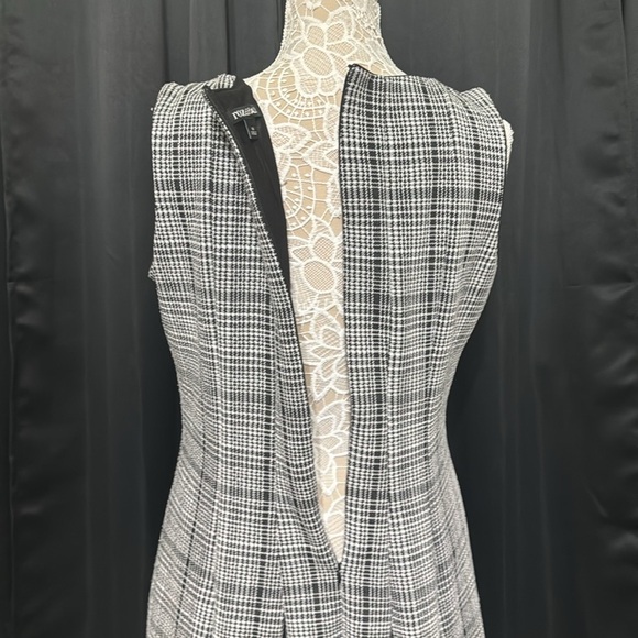 Plaid Dress With Lace - Picture 7 of 8